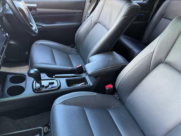 Toyota HILUX 2.4 D-4d Icon Dcab Pick Up Grey #10