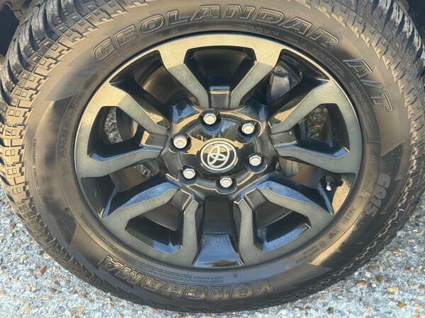 Toyota HILUX 2.4 D-4d Icon Dcab Pick Up Grey #30