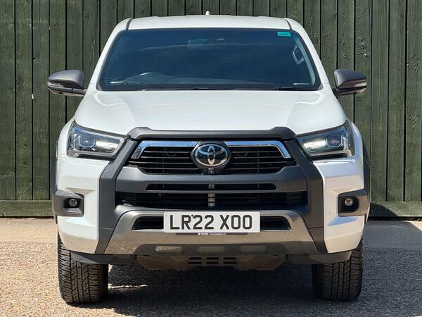Toyota HILUX 2.8 D-4d Invincible X 4Wd Euro 6 Ss White #3