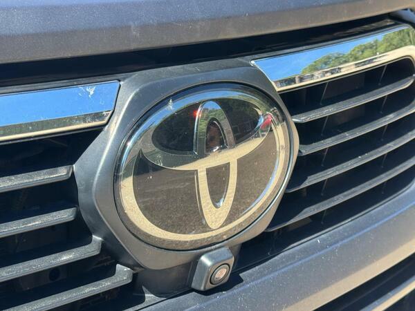 Toyota HILUX 2.4 D-4d Icon Dcab Pick Up Grey #49