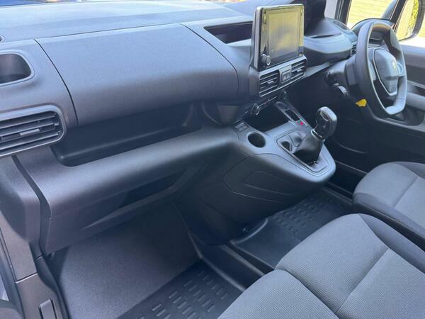 Peugeot Partner 1000 1.5 Bluehdi 100 Professional Van Grey #25