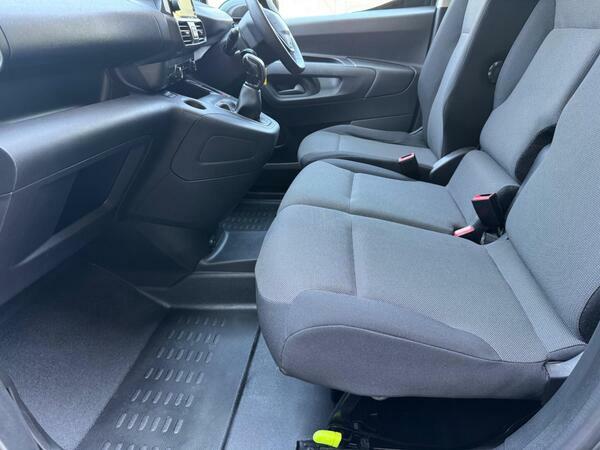Peugeot Partner 1000 1.5 Bluehdi 100 Professional Van Grey #29
