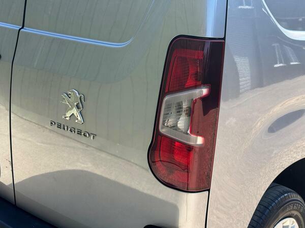 Peugeot Partner 1000 1.5 Bluehdi 100 Professional Van Grey #39