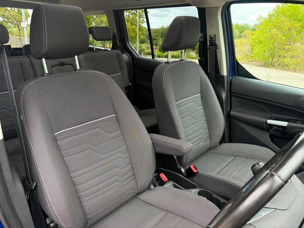 Ford Grand Tourneo Connect Blue #11