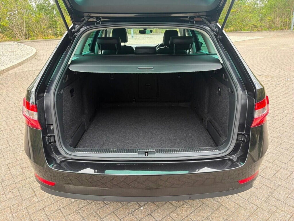 Skoda Superb Estate Sportline 2.0 Tdi 150 Dsg Black #31