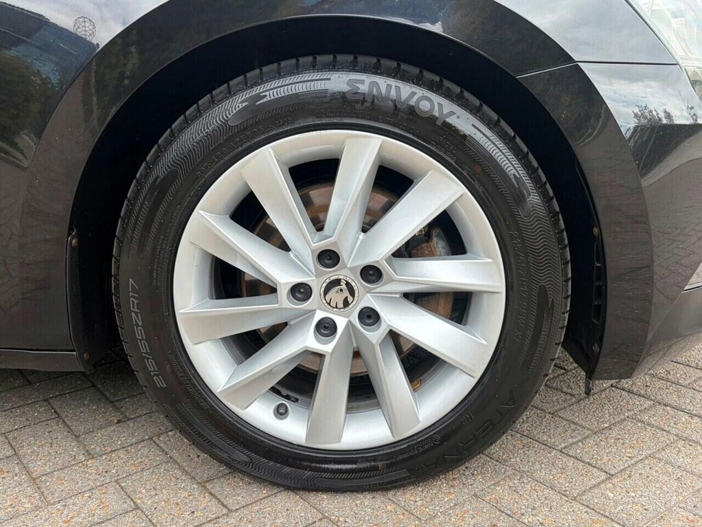 Skoda Superb Estate Sportline 2.0 Tdi 150 Dsg Black #26