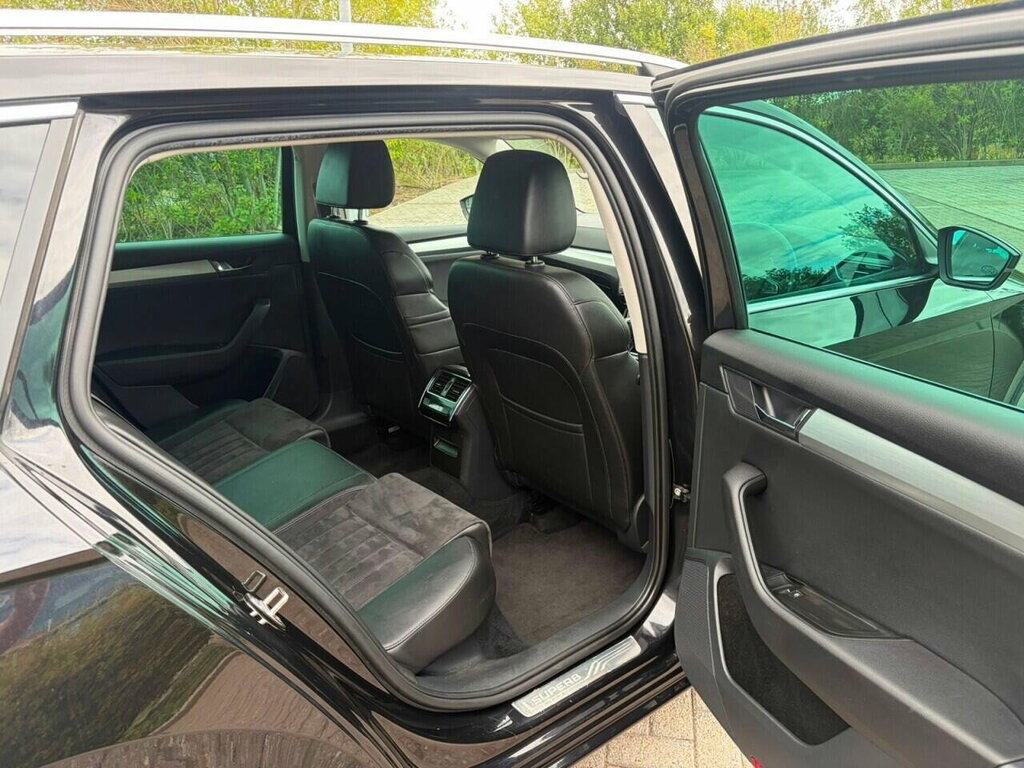 Skoda Superb Estate Sportline 2.0 Tdi 150 Dsg Black #16