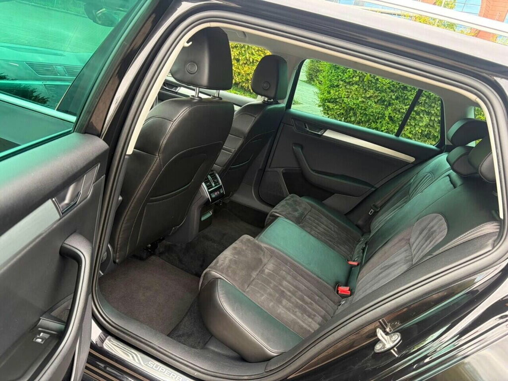 Skoda Superb Estate Sportline 2.0 Tdi 150 Dsg Black #15