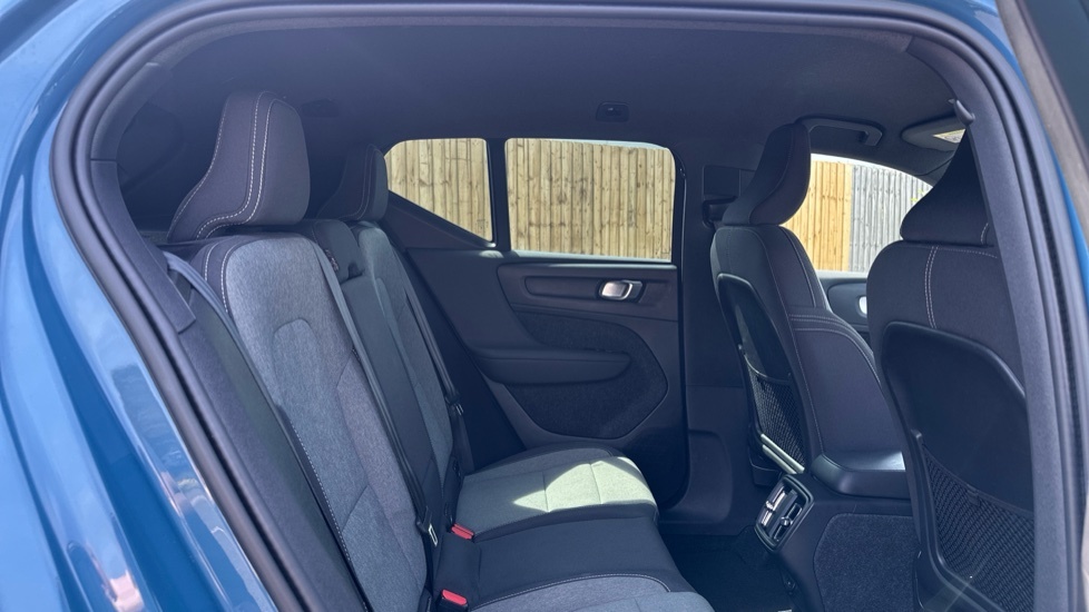 Volvo XC40 Core, B3 Mild Hybrid, Apple Car Play NK23UEN Blue #6