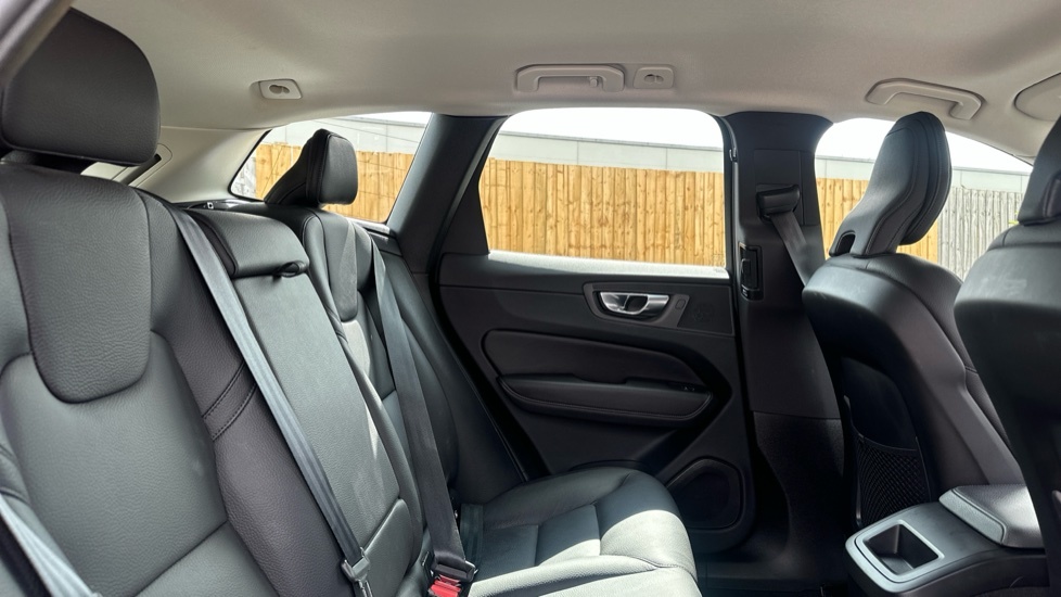 Volvo XC60 Momentum, B4 Awd Mild Hybrid Lovely Mileage Blue #6
