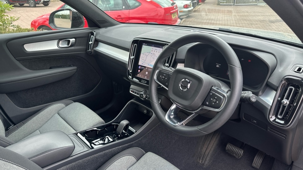 Volvo XC40 Plus, B3 Mild Hybrid, Dark Keyless Entry BJ23DTO Grey #4