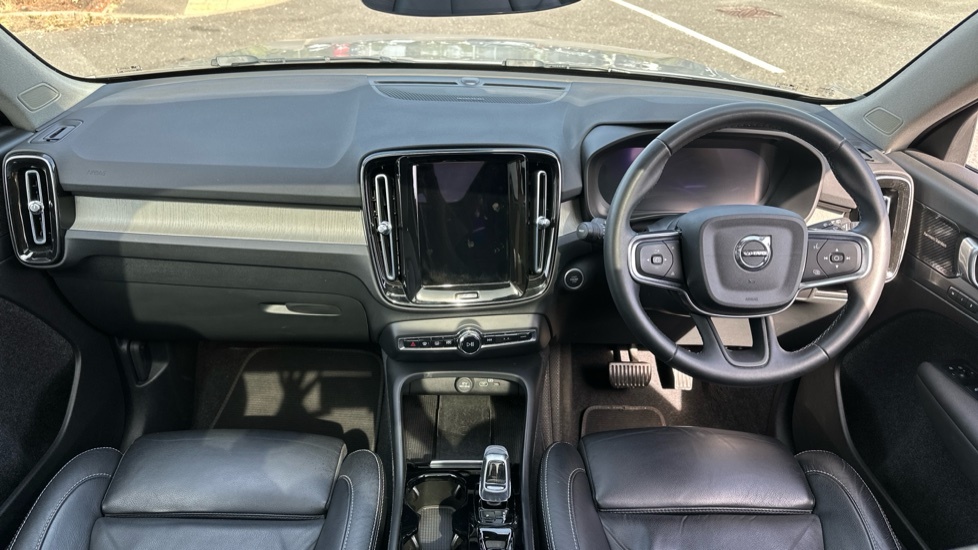 Volvo XC40 Ultimate, B4 Mild Hybrid, Dark Panoramic CK23HFG Silver #5