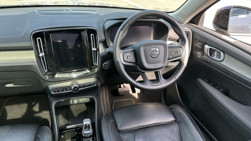 Volvo XC40 Ultimate, B4 Mild Hybrid, Dark Panoramic CK23HFG Silver #4