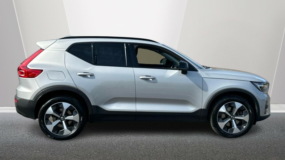 Volvo XC40 Ultimate, B4 Mild Hybrid, Dark Panoramic CK23HFG Silver #3