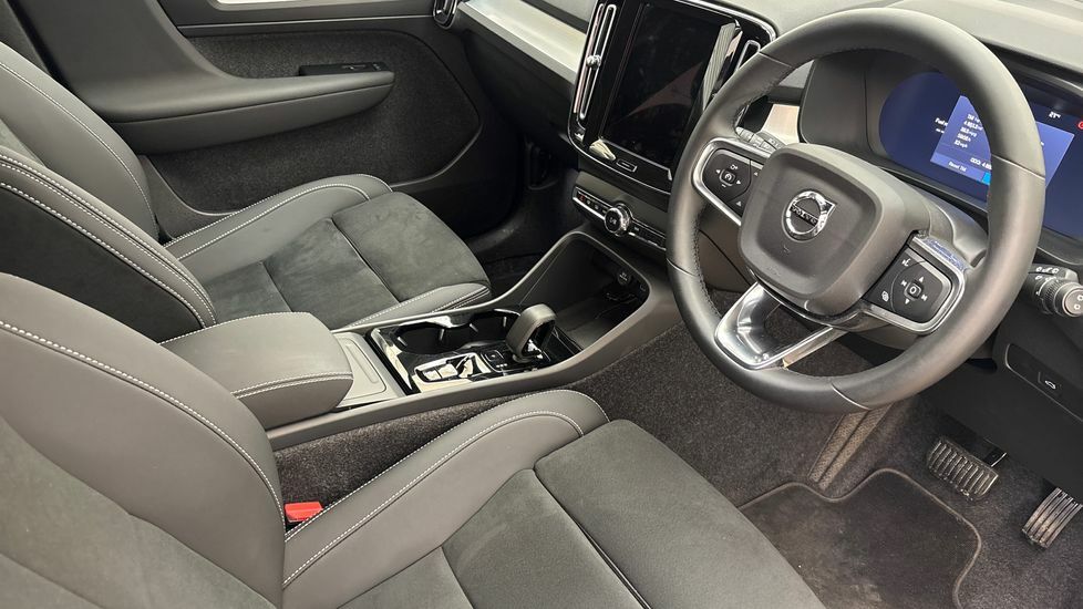 Volvo XC40 B4 Ultra Dark Mhev Sun Roof 21 Alloys Pilot Assi White #9