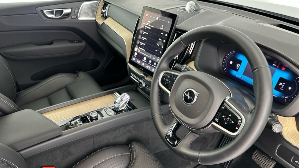 Volvo XC60 Plus, T6 Awd Plug-in Hybrid, Dark #9