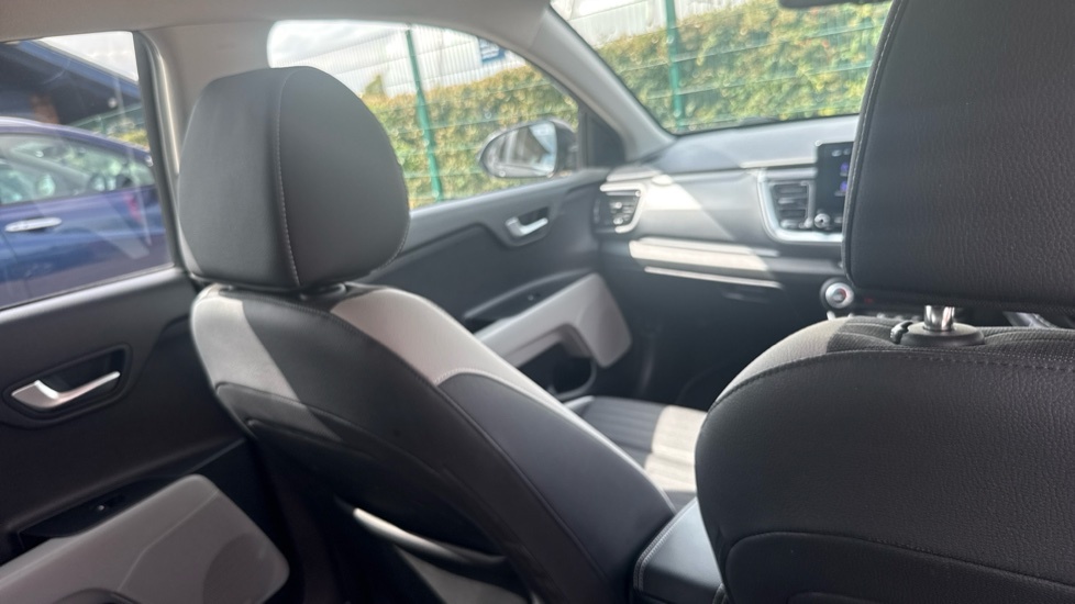Kia Stonic 1.0 T Gdi Mhev Gt Line Suv Hybrid Manua Black #34