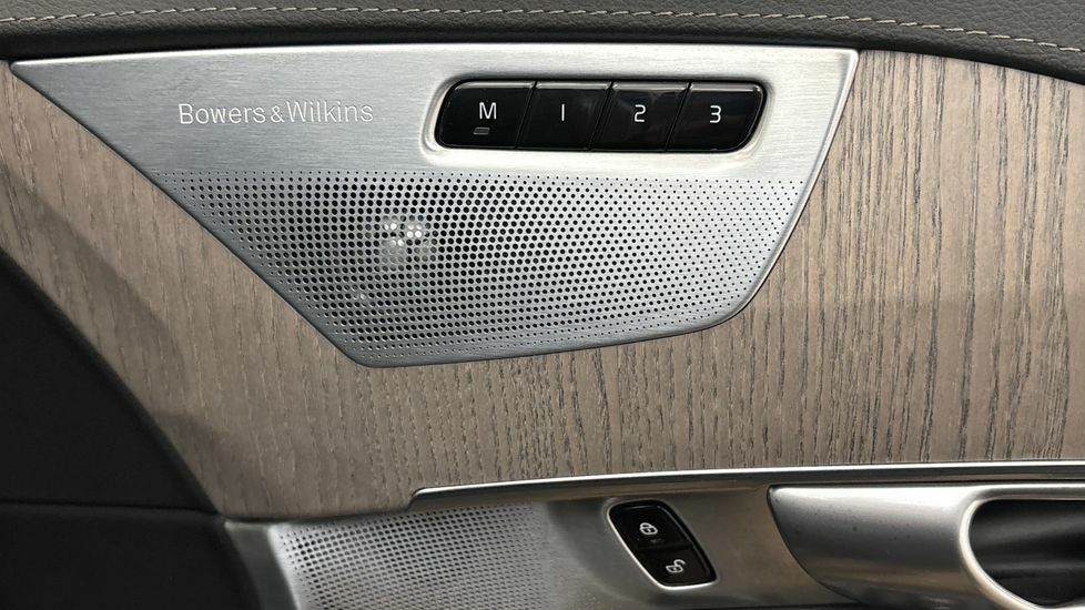 Volvo XC90 Recharge Ultimate, T8 Awd Plug-in Hybridpan Roof- Grey #27