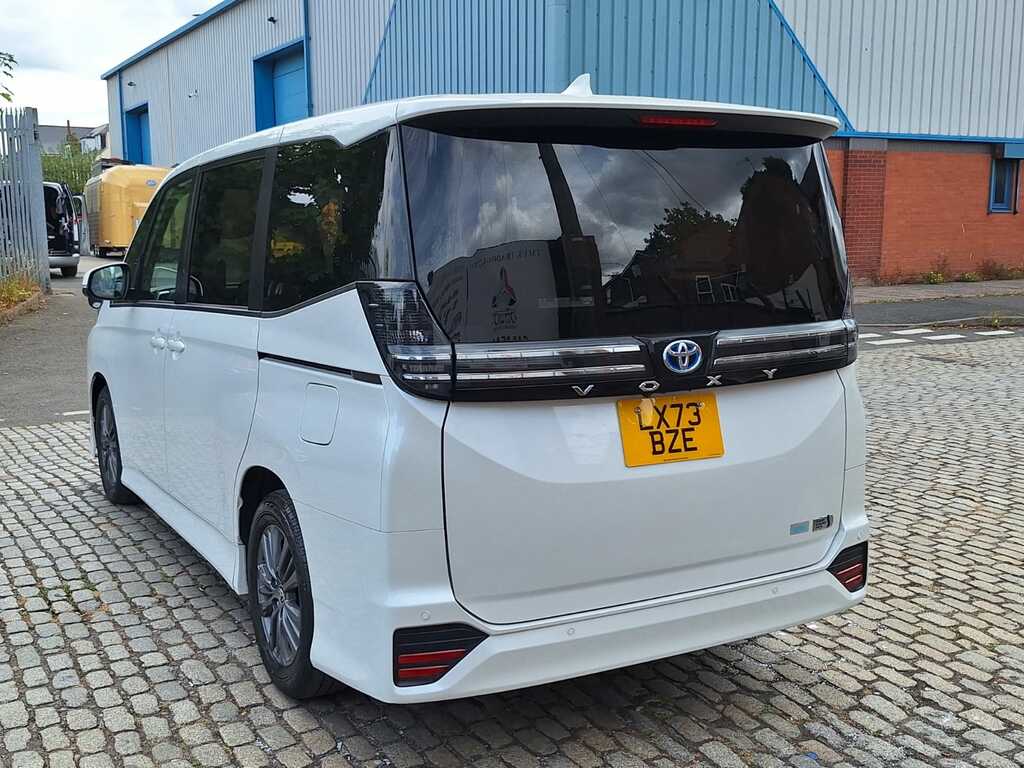 Toyota Voxy 1.8 Hybrid 202373 8 Seats Fresh Import Fina White #4