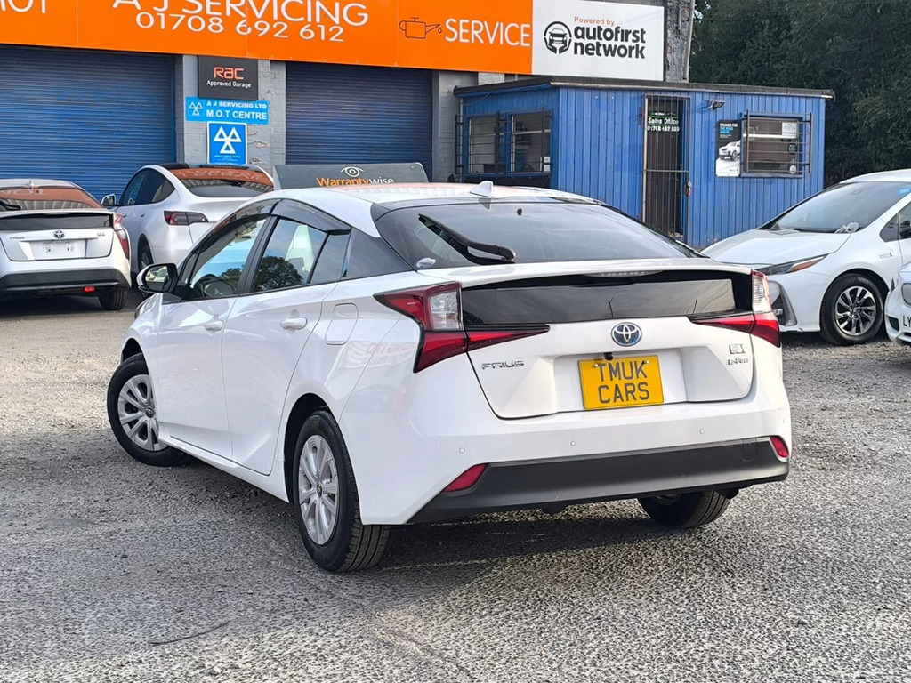 Toyota Prius 1.8 Hybrid 202020 5 Seats Ulez Free Fresh I White #4