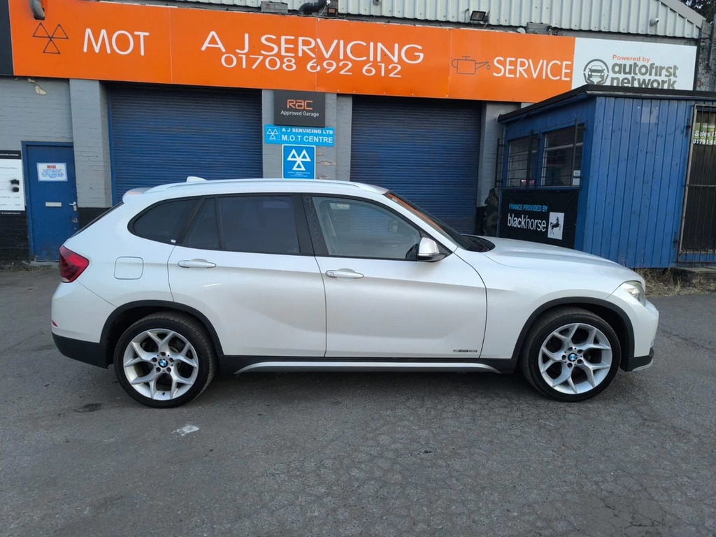 BMW X1 2.0 201515 5 Seats Suv Ulez White #5