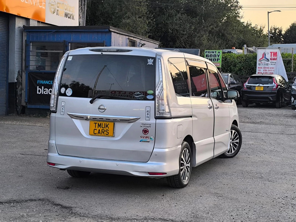 Nissan Serena 2.0 Hybrid 201515 Highway Star S-hybri EU15EBP Silver #2