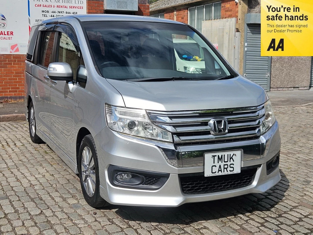 Honda StepWagon Wagon Spada 2.0 201313 8 Seats Silver