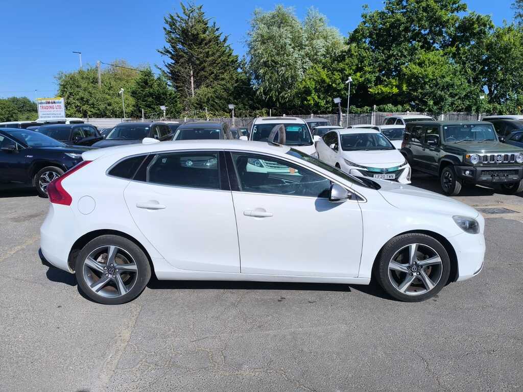 Volvo V40 1.6 201464 D2 R-design Nav 5 Se White #5
