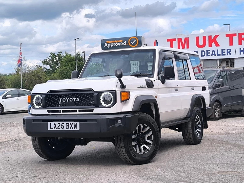 Toyota Land Cruiser 2.8 202525 76 Ax Suv 5 Seats 6D White #2