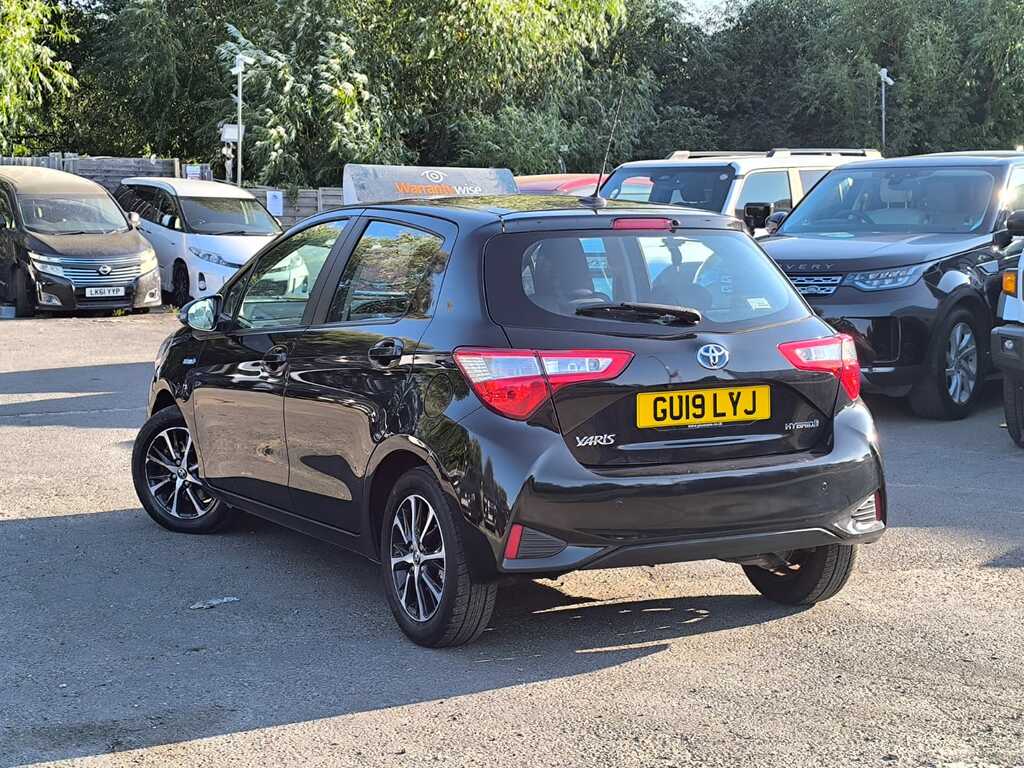 Toyota Yaris 1.5 Hybrid 201919 Vvt-h Icon Tech E-cvt 5 GU19LYJ Black #4