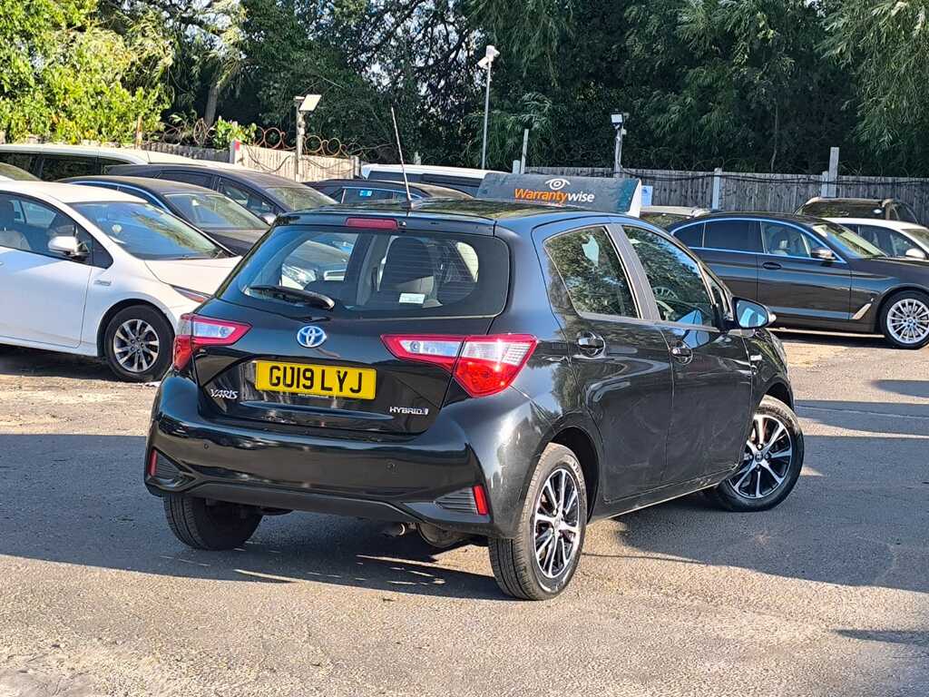 Toyota Yaris 1.5 Hybrid 201919 Vvt-h Icon Tech E-cvt 5 GU19LYJ Black #3