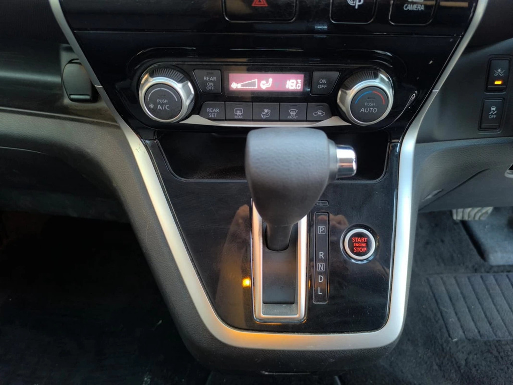 Nissan Serena 2.0 Hybrid Highway Star-leather-sunroof White #20