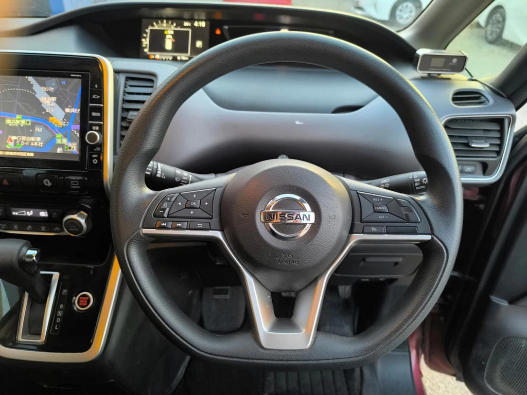 Nissan Serena 2.0 Hybrid Highway Star-leather-sunroof White #16