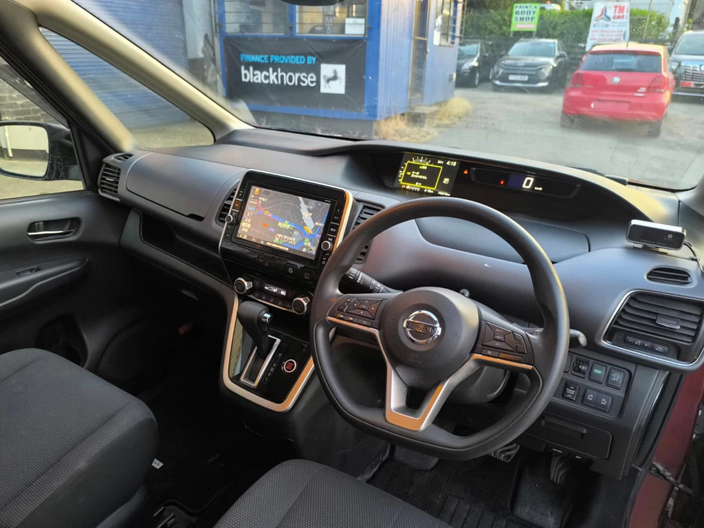 Nissan Serena 2.0 Hybrid Highway Star-leather-sunroof White #10