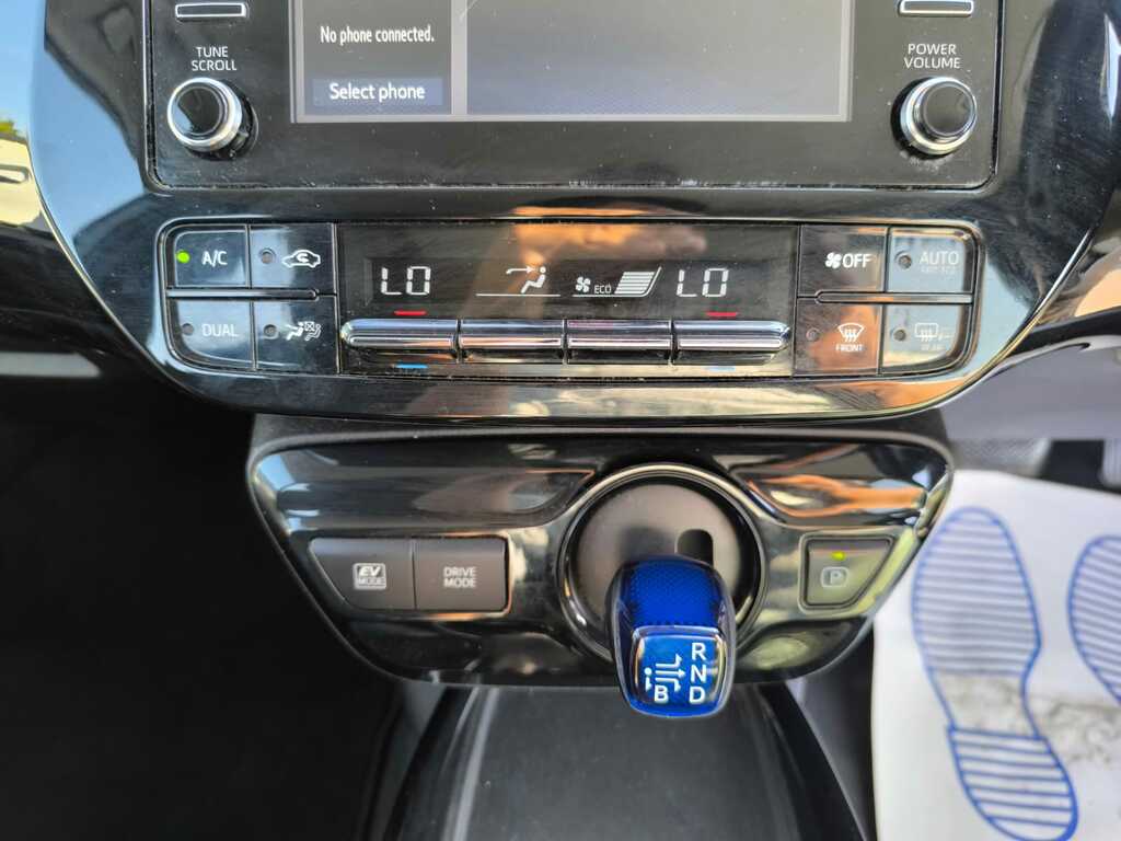 Toyota Prius Hatchback 1.8 Hybrid Euro 6 201919 Grey #18