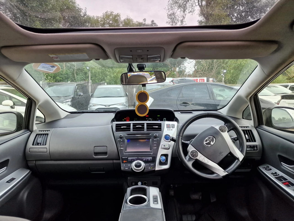 Toyota Prius+ T Spirit White #13