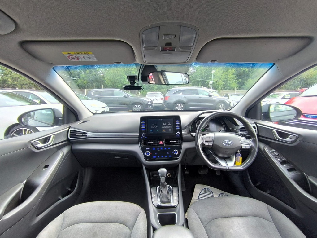 Hyundai Ioniq Premium White #9