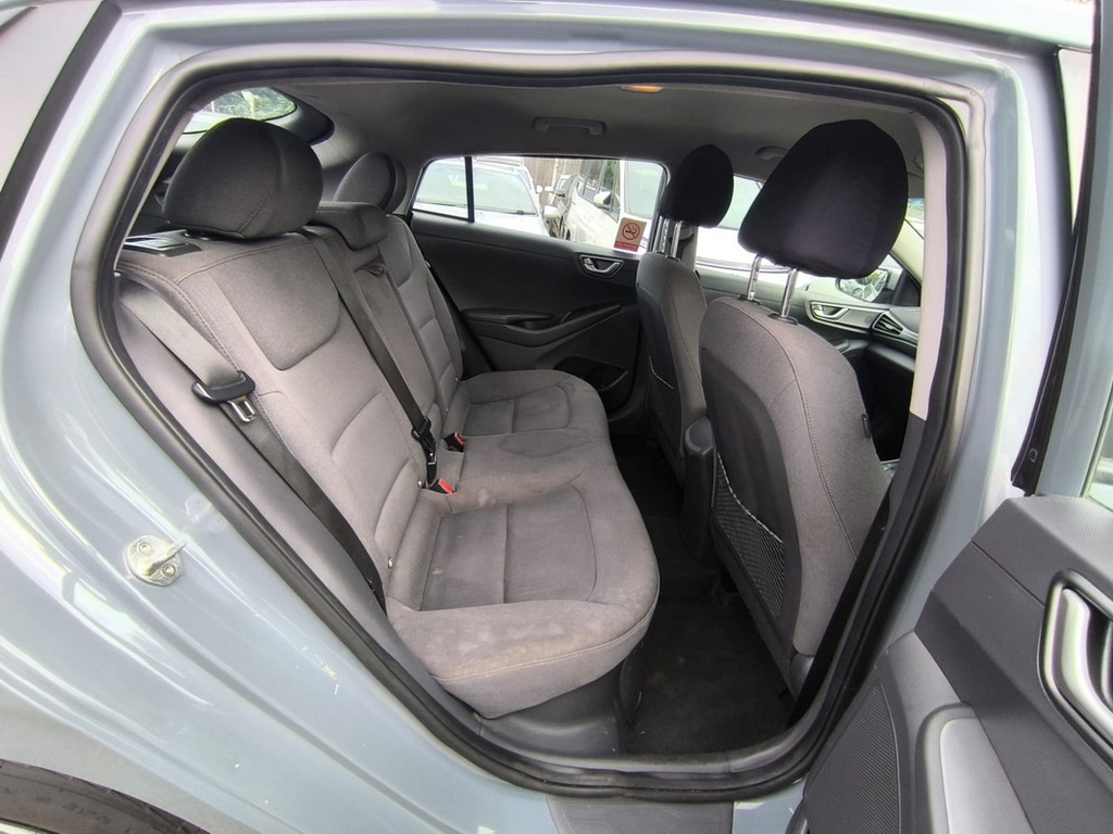 Hyundai Ioniq Premium White #7