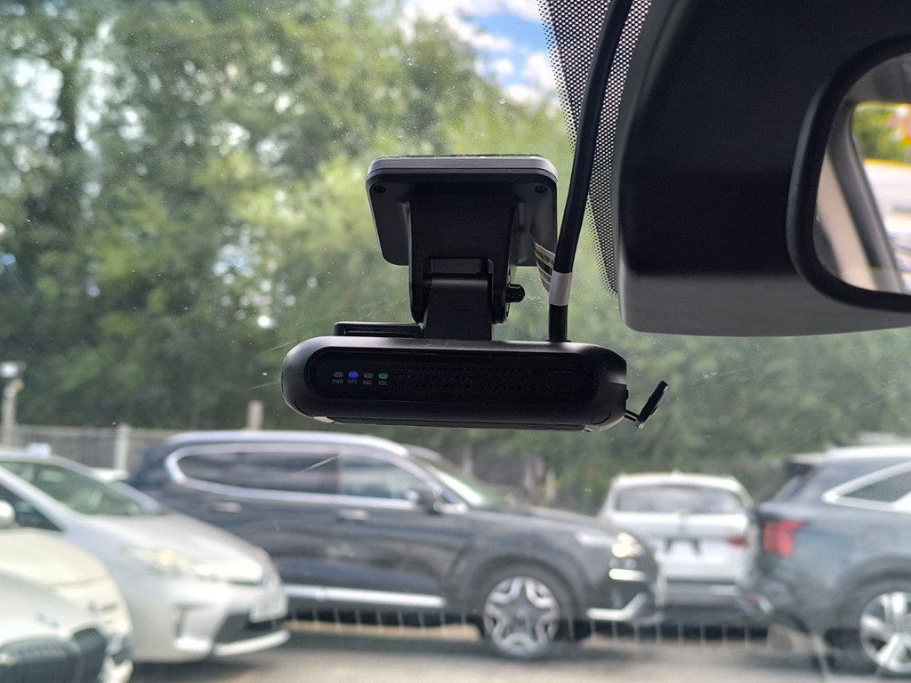 Hyundai Ioniq Premium White #21