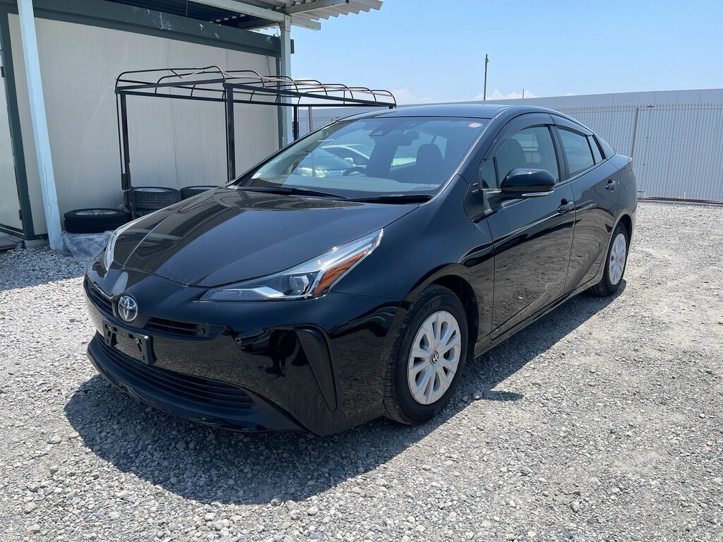 Toyota Prius 1.8 Hybrid 202121 5 Seats Ulez Free Fresh I Black #2
