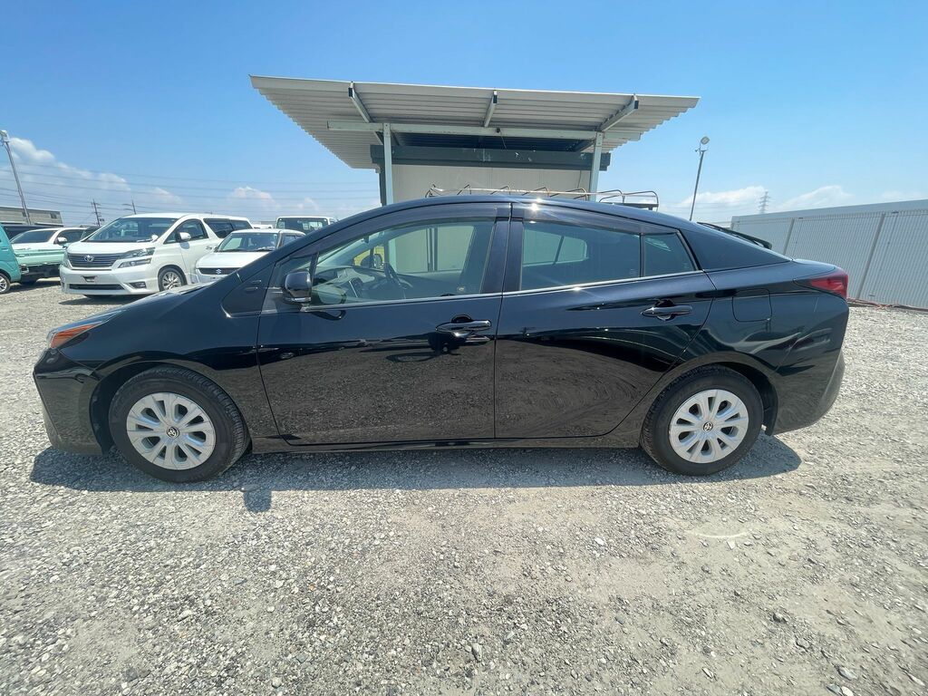 Toyota Prius 1.8 Hybrid 202121 5 Seats Ulez Free Fresh I Black #6