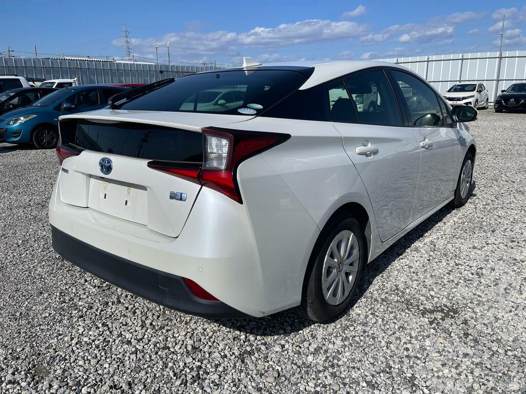 Toyota Prius 1.8 Hybrid 202020 Active 5 Seats Ulez Free White #3