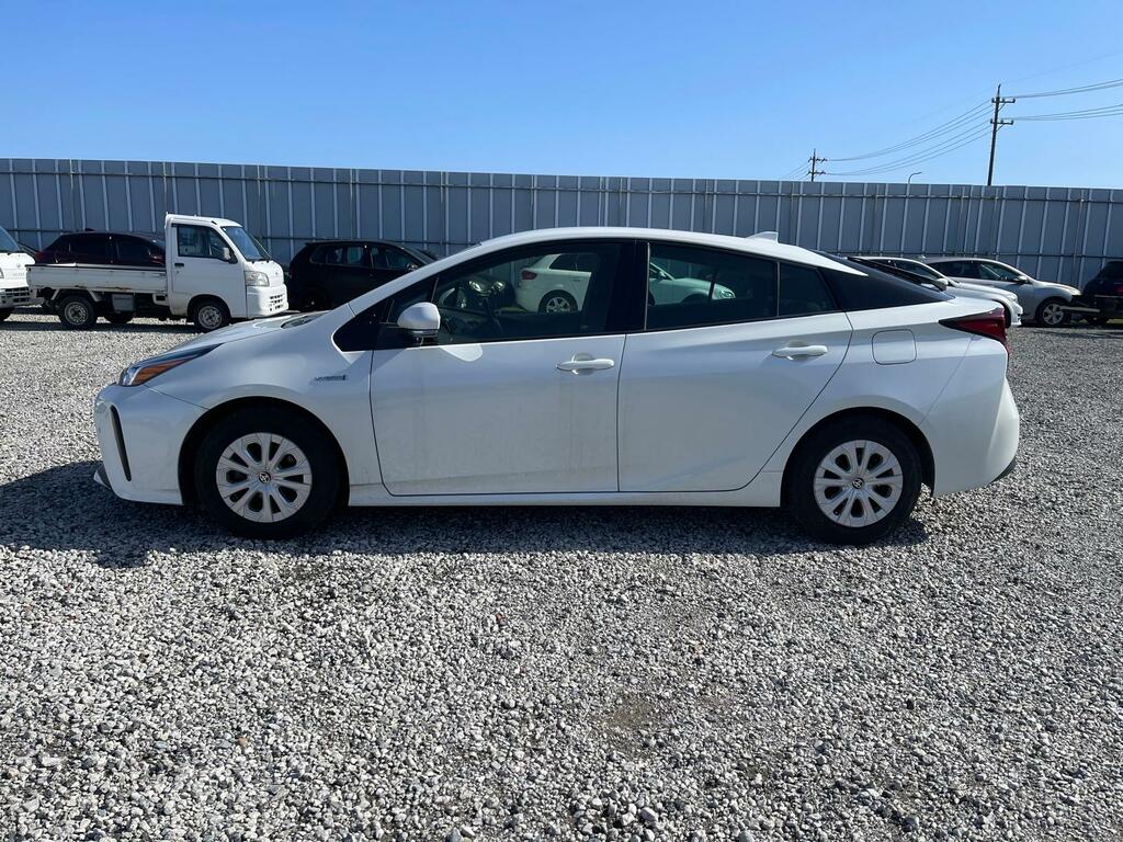 Toyota Prius 1.8 Hybrid 202020 Active 5 Seats Ulez Free White #5