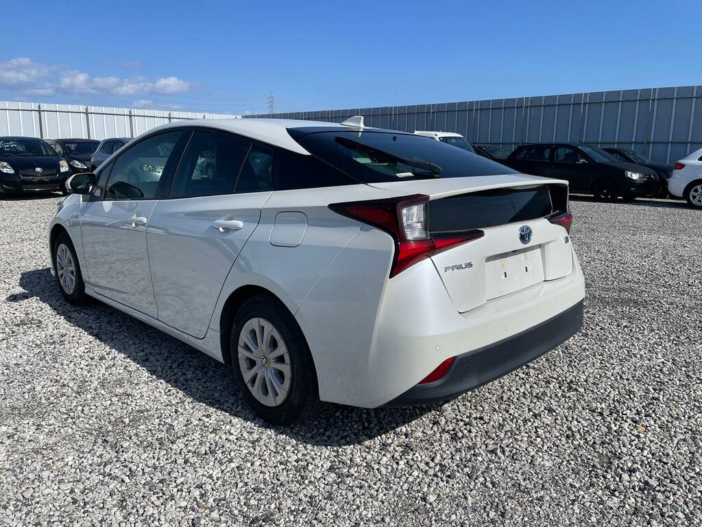 Toyota Prius 1.8 Hybrid 202020 Active 5 Seats Ulez Free White #4