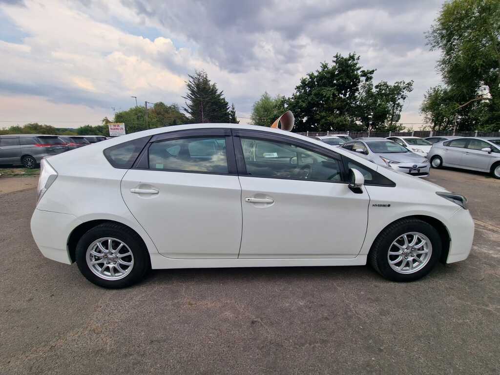 Toyota Prius 1.8 Hybrid 201564 Active 5 Seats Ulez Free White #5