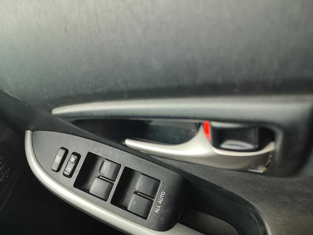 Toyota Prius 1.8 Vvt-h Icon Cvt Black #18