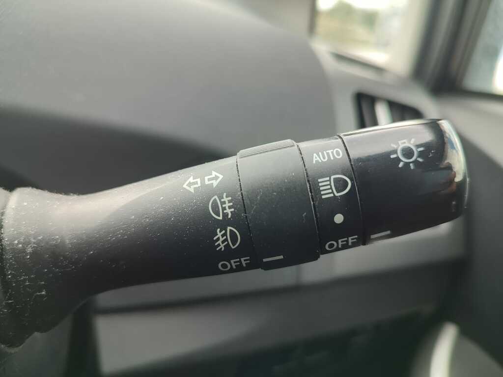 Toyota Prius 1.8 Vvt-h Icon Cvt Black #15