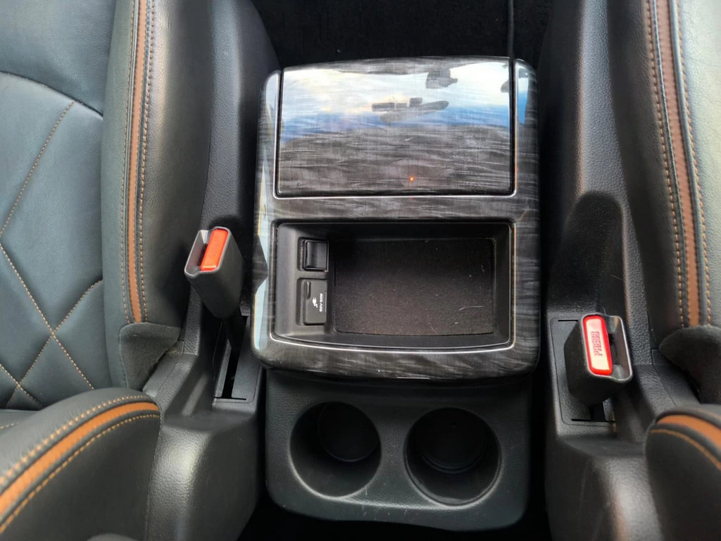 Nissan Elgrand 3.5 White #25