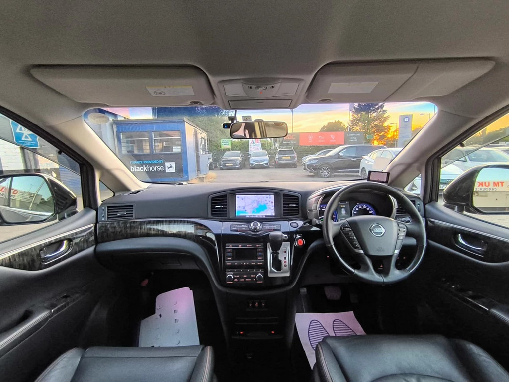 Nissan Elgrand 3.5 White #15