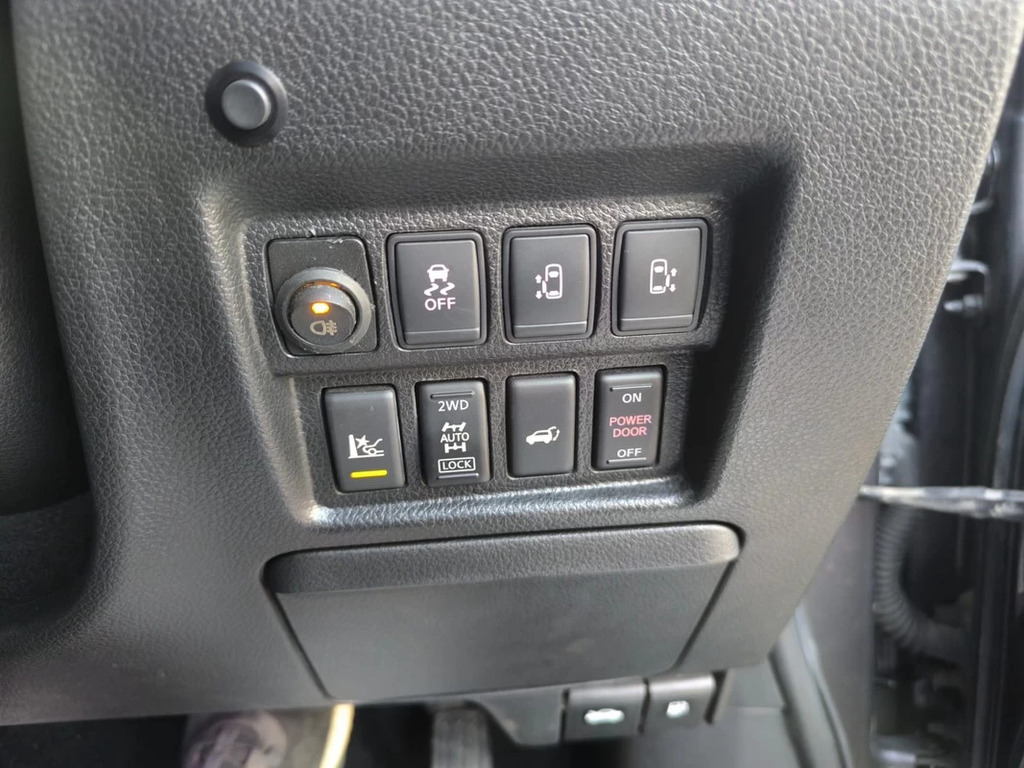 Nissan Elgrand 3.5 White #30